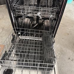 Whirlpool Dishwasher  WDT730HAMZ