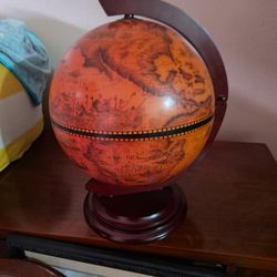 World Globe Bottle Holder 