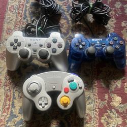 PS2 And Gamecube Controllers