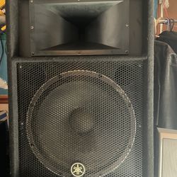 Yamaha S115V Loud Speakers