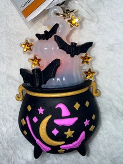2026 Bath and Body Light Up Cauldron Pocketpac Keychain.