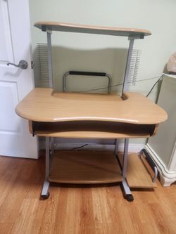 Computer desk