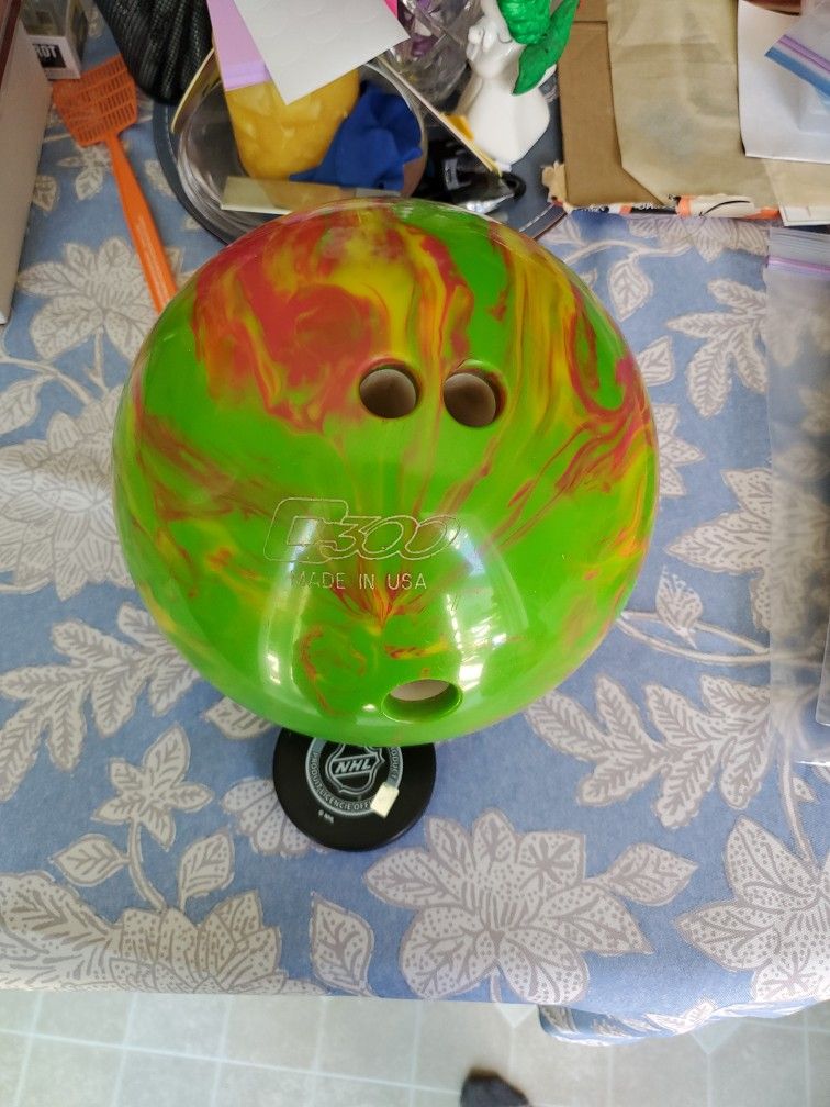 13 Pound Columbia 300 Bowling Ball