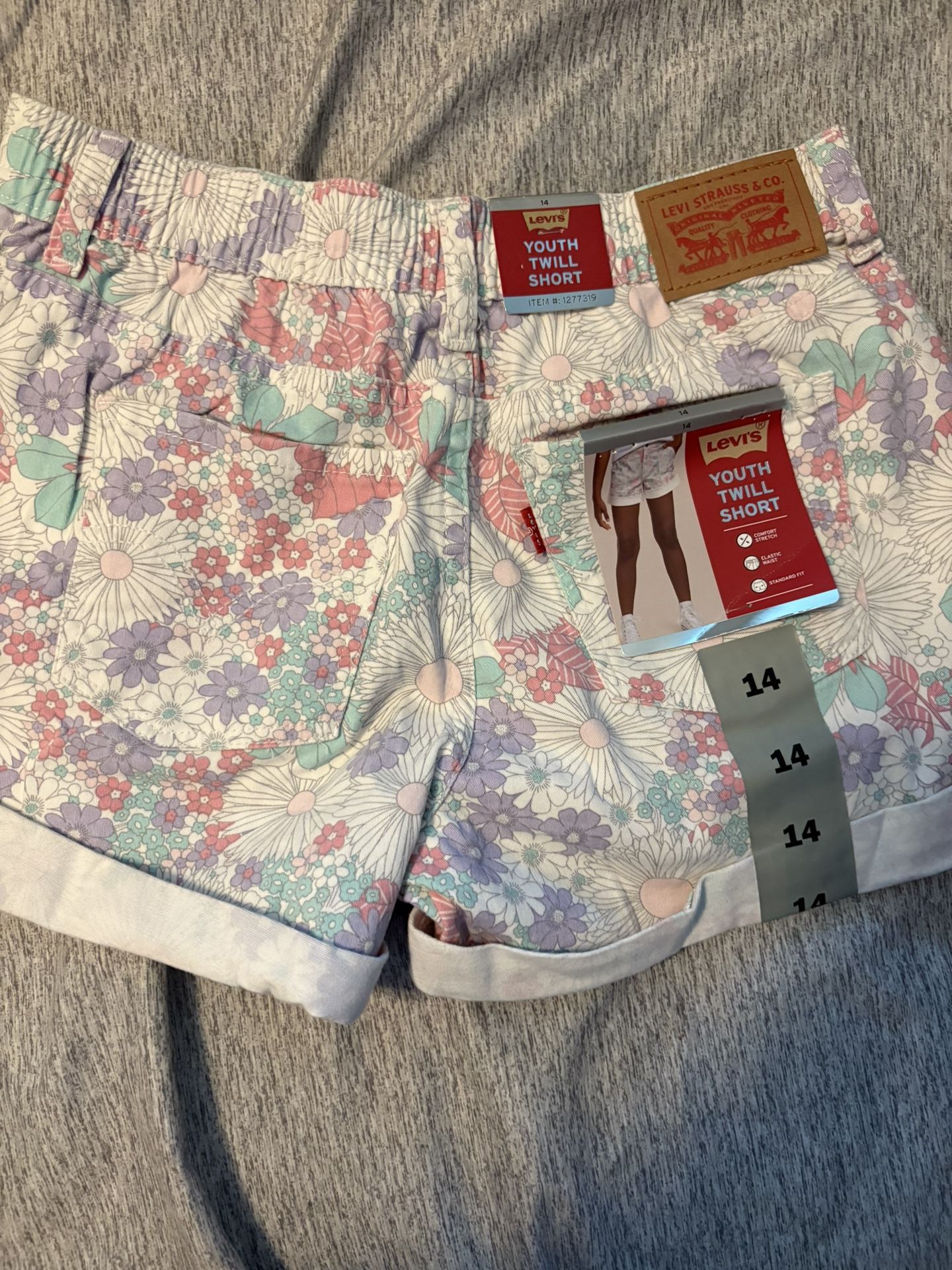 Brand New Girls Levi Shorts Size 14 And Size 16 Only Brand New $7 Each