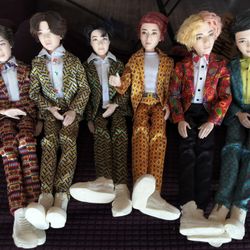 BTS DOLLS 