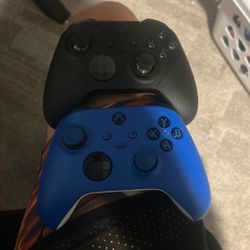 xbox elite controller and xbox controller 