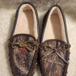 Northside Men's Norwood Slipper in brown camo size 8