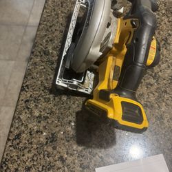 Dewalt Saw