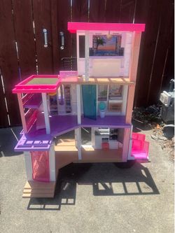 Barbie dream house
