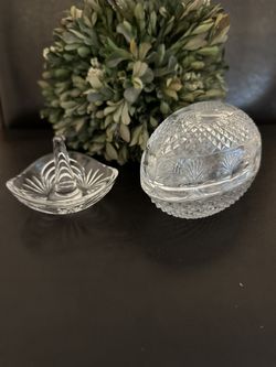 Avon Fostoria Lead Crystal Egg Trinket Bowl & Ring Holder 1970's