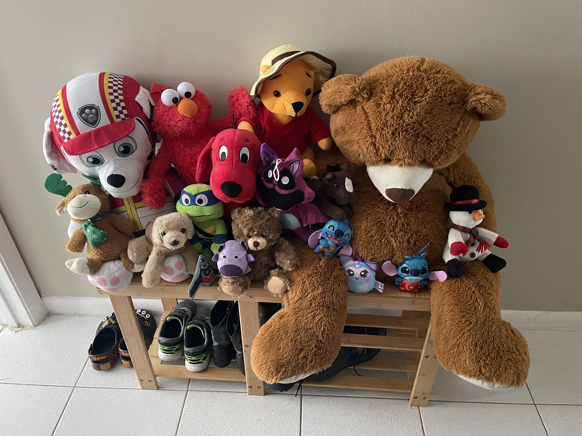 FREE PLUSHIES!! (PLEASE READ)