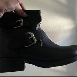 Womens Black Boots Sz 6