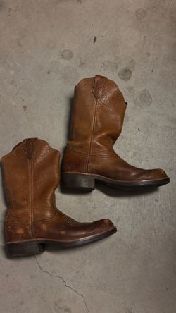 Men’s brown cowboy boots 8.5