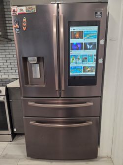 Refrigerator Samsung 4 door , big screen