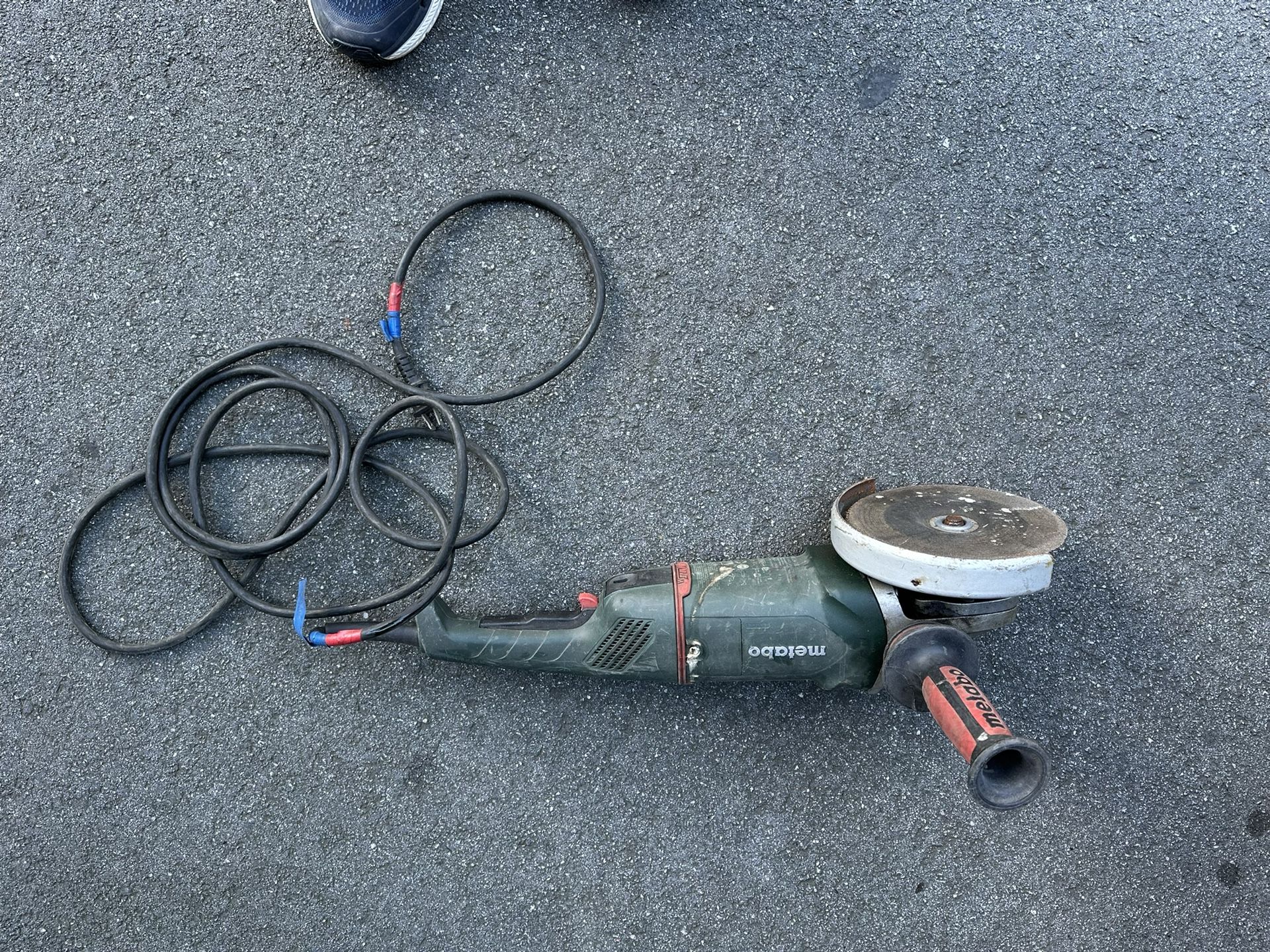 Mutombo 6 Inch Grinder Home & Garden