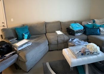 Marlo Furniture Gray Modular Sectional with Chaise