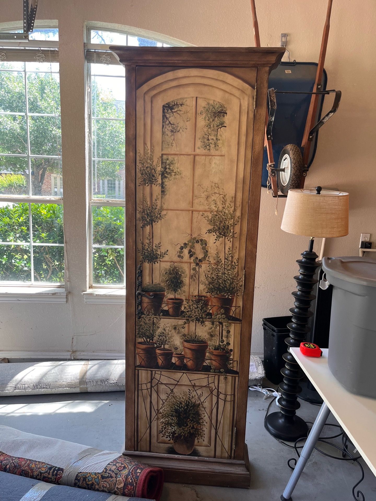 Kitchen cupboard