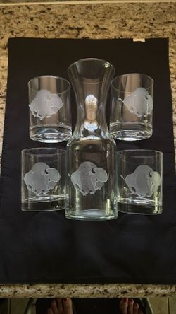 Cocktail Container W 4 Glasses