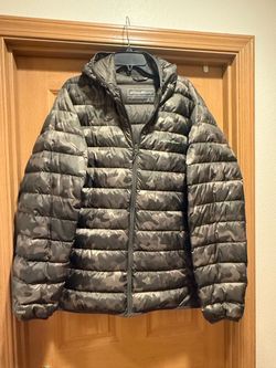 Eddie Bauer camo down puffer jacket 2 XL