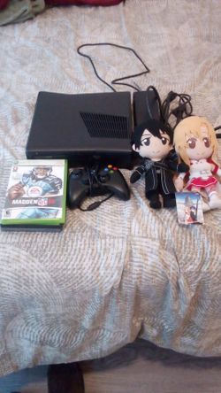 Xbox 360 Slim (4GB) w/ 1 Controller, 3 Games, Connections & 2 Anime Character Dolls