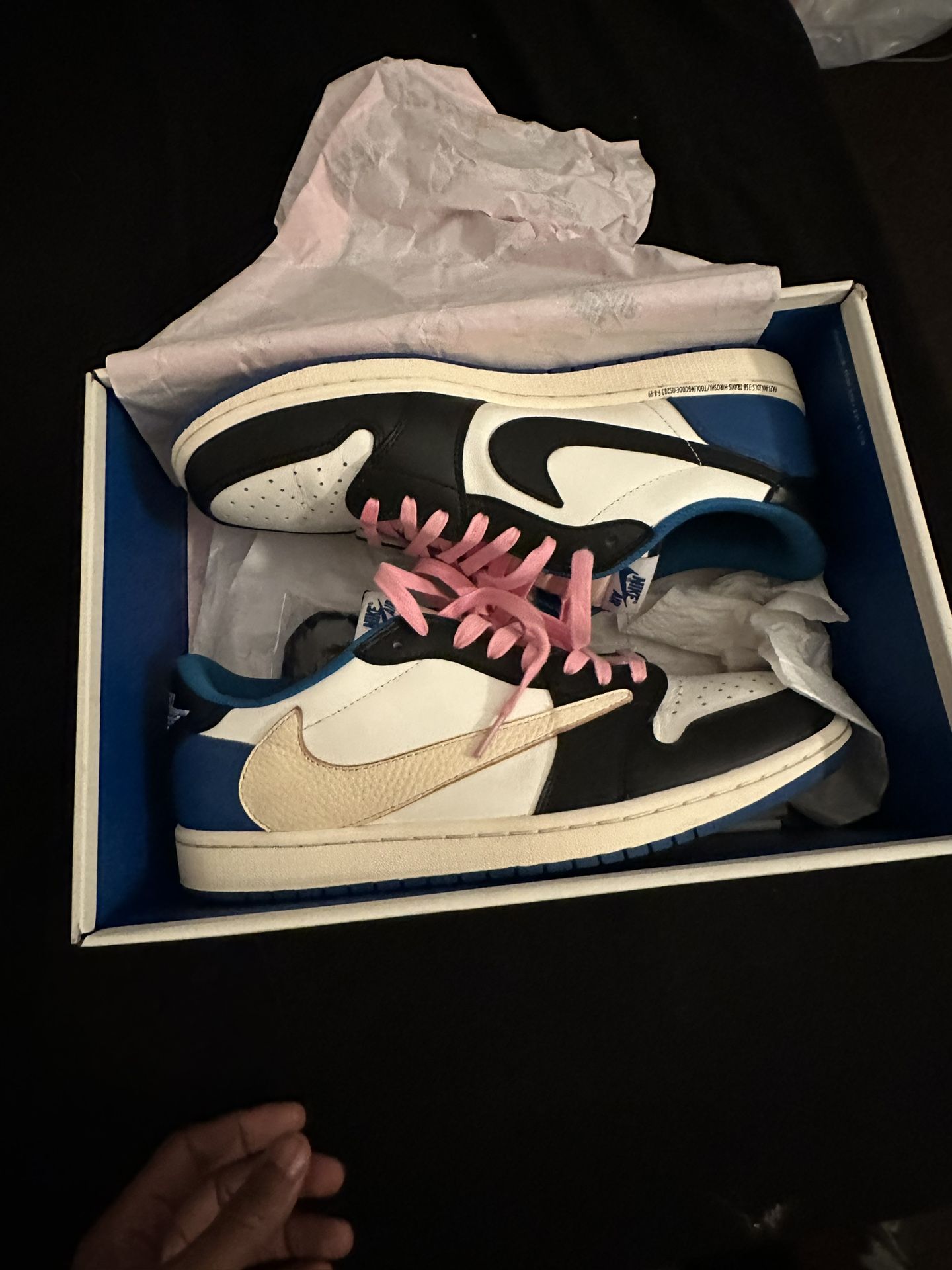 Travis Scott Jordan 1s
