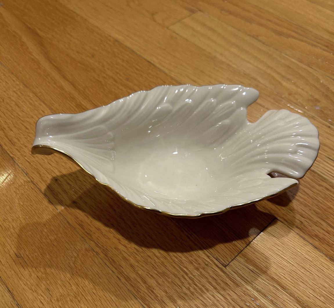 Lenox Swan Dish 5&1/2 Inches Long