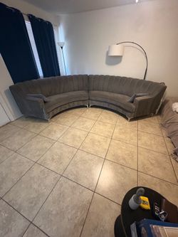 Curved Sectional Sofa Gray w/ Throw Pillows