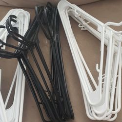 3 Sets Plastic Hangers