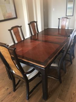 Beautiful Dining Room Table W/6 Chairs