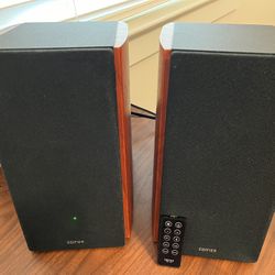 Edifer R2000DB Active Bookshelf Speakers