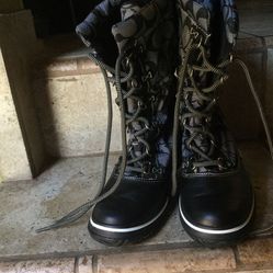 Coach boots size 6
