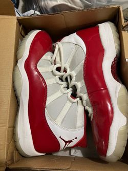 Jordan retro 11 cherry’s size 10.5