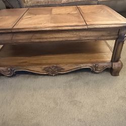 Solid oak coffee Table