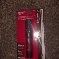 Milwaukee REDLITHIUM USB Slide Focus Flashlight