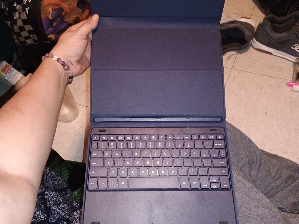 Magnetic Docking keyboard with Touch Panel