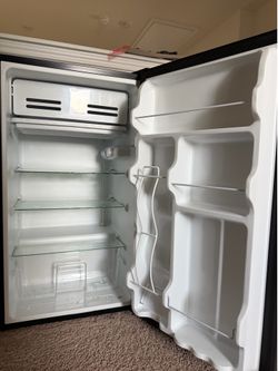 Mini fridge