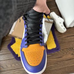 Air Jordan 1 Mid Laker