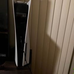 Like new ps5 disc 3 month old