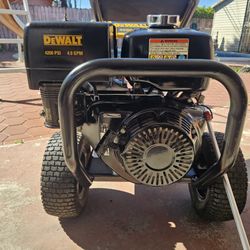 Pressure Washer Comercial Dewalt-Honda  De 4(contact info removed) PSI  y 4.0 GPM 