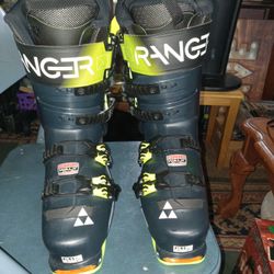 Brand New Ranger Ski Boots 