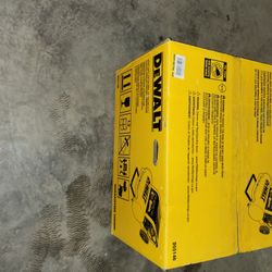 DEWALT AIR COMPRESSOR