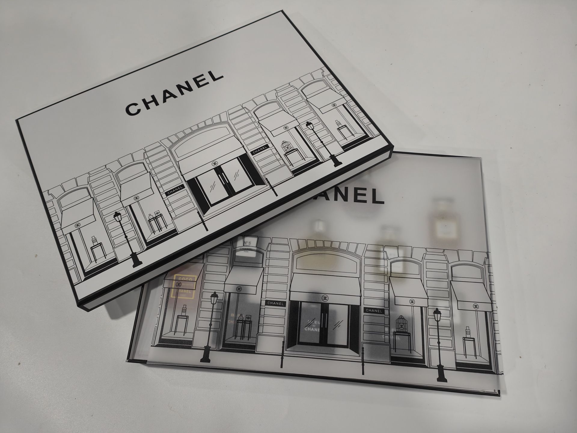 Chanel Fragrance Sampler Set - 12 Exquisite Scents! for Sale in Blue Point,  NY - OfferUp