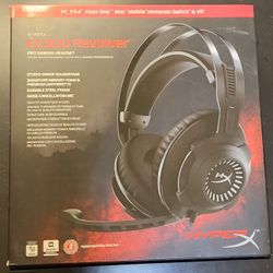 Pro Gaming Headset - HyperX Cloud Revolver