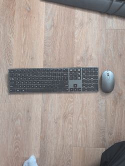 Amazon Basics Bluetooth Keyboard and Mouse