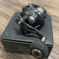 Daiwa Lexa TW 400 7.1:1 Fishing Reel Left Hand Excellent Condition 