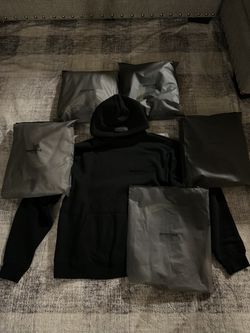 Essentials Fear of Gods Hoodie, Good Quality And Very Comfortable Size XS DM for questions