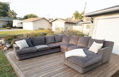 Free Delivery! Gray Sectional Couch Sofa Chaise Foot Rest