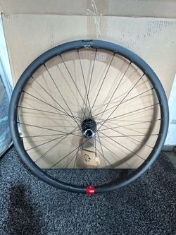 Brand new Reserve 25 Hydra 29” Carbon Wheel