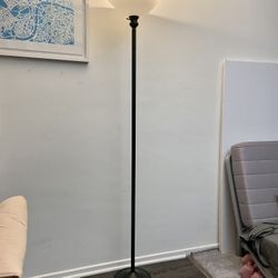 Black Floor Lamp •Big Lightbulb Included •Heavy Bottom for secure base, not wobbly •in mint condition