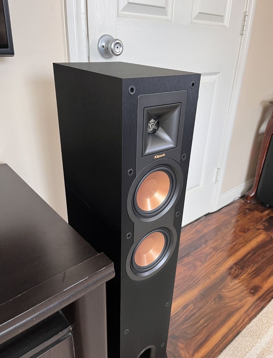 Klipsch Towers And 2 Pairs of Bookshelves Speakers